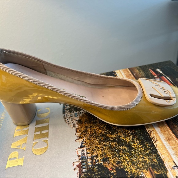 Salvatore Ferragamo Patent Leather Vintage Neutral Loafers/ Block Heels - Picture 5 of 9